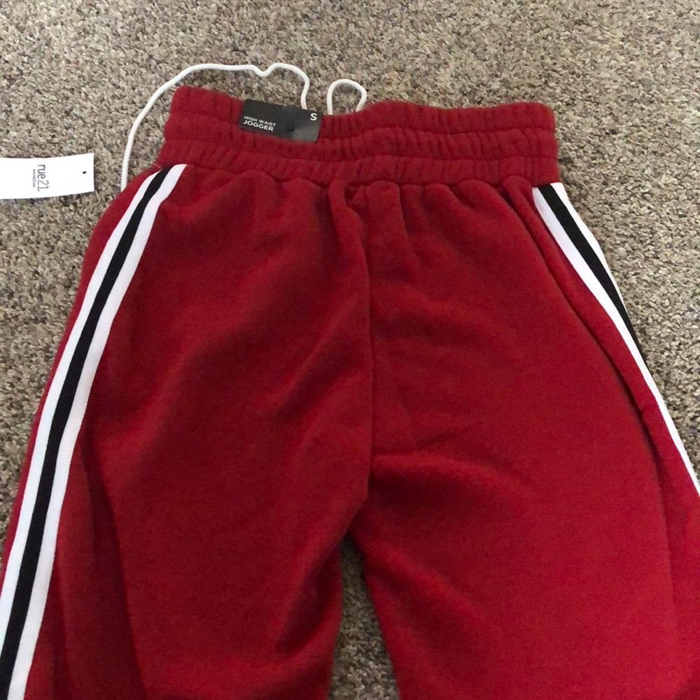 Red Rue 21 joggers - Picture 2 of 3